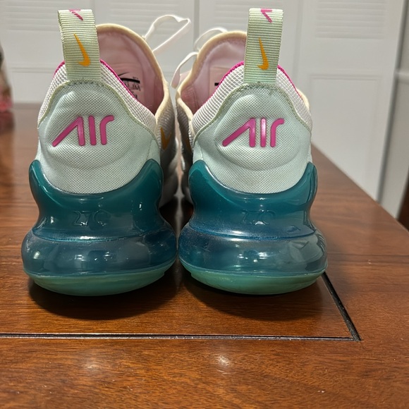 Nike 270 - Picture 5 of 6